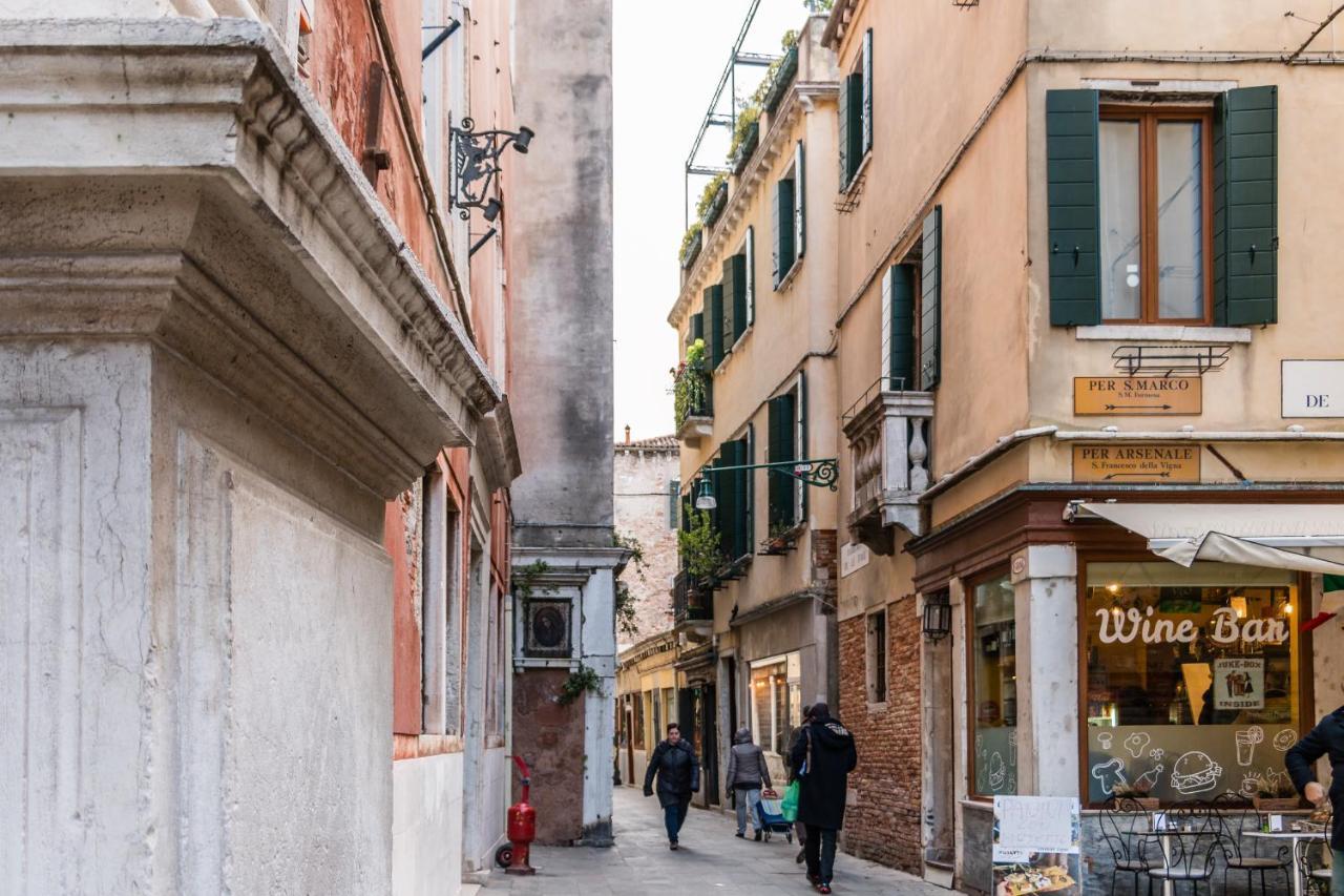 Doge'S Pantheon & St.Mark School In Hidden Venise Extérieur photo