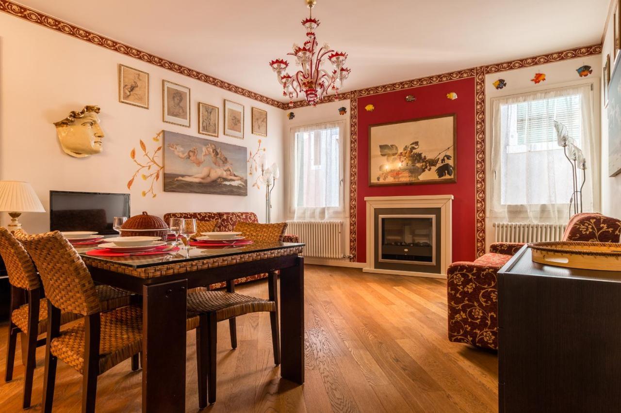 Doge'S Pantheon & St.Mark School In Hidden Venise Extérieur photo