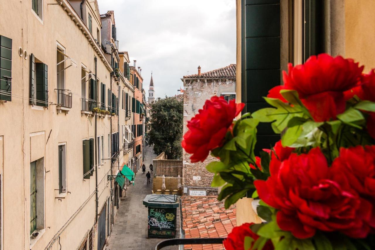 Doge'S Pantheon & St.Mark School In Hidden Venise Extérieur photo