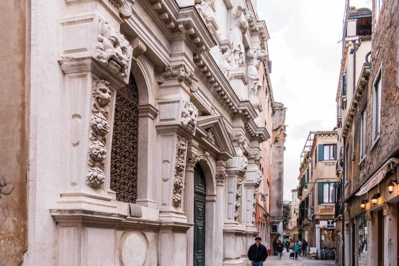 Doge'S Pantheon & St.Mark School In Hidden Venise Extérieur photo