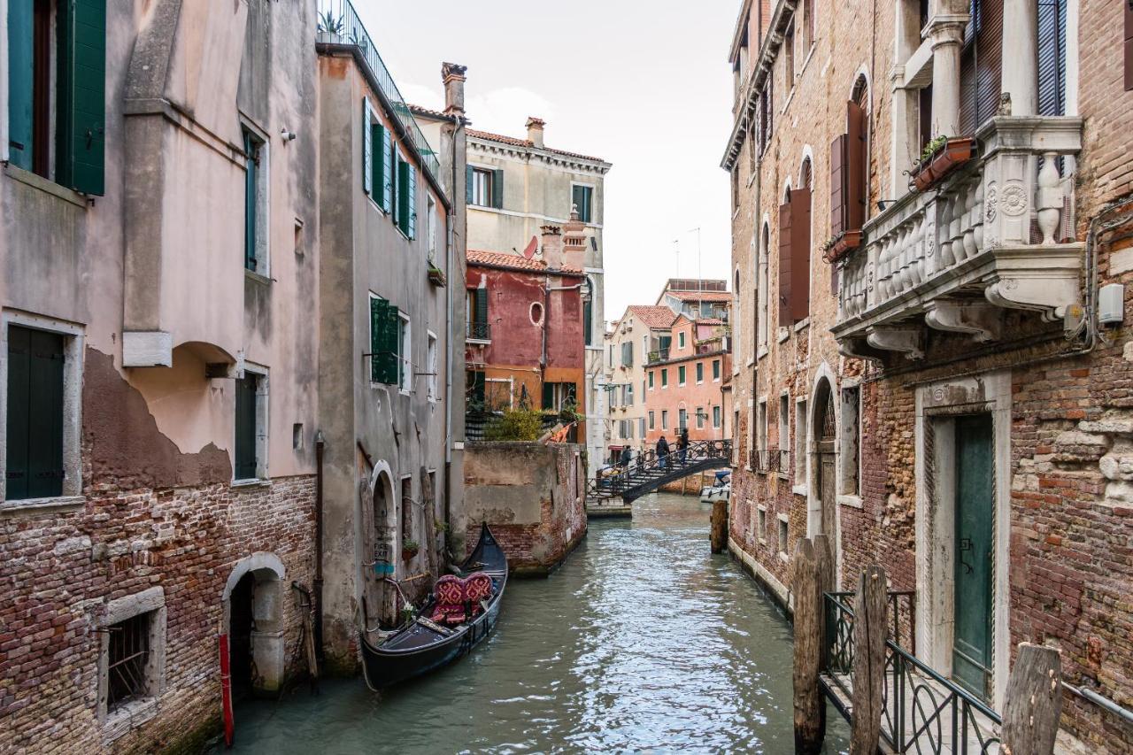Doge'S Pantheon & St.Mark School In Hidden Venise Extérieur photo