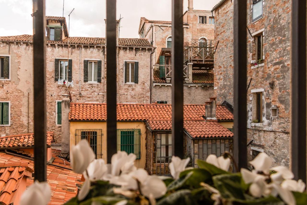 Doge'S Pantheon & St.Mark School In Hidden Venise Extérieur photo